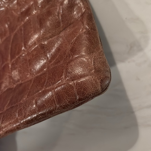 Fossil Crocodile Embossed Leather Crossbody Purse - Picture 3 of 7